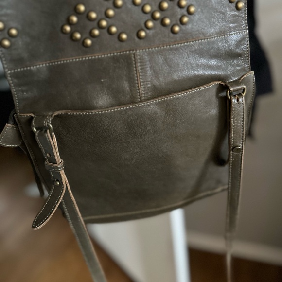 Isabella Fiore Olive Green leather crossbody purse - Picture 11 of 13